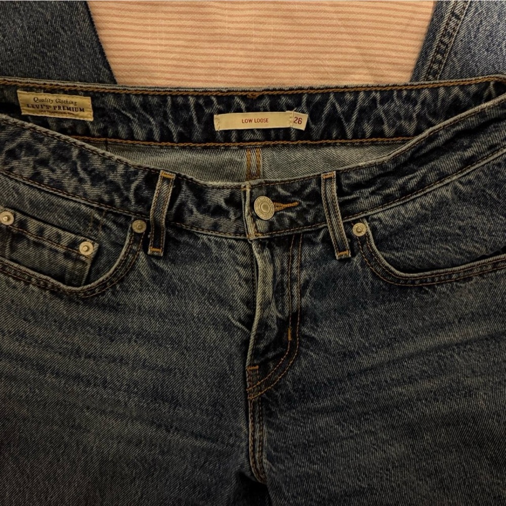 Levi’s Low Loose Jeans - Picture 4 of 6